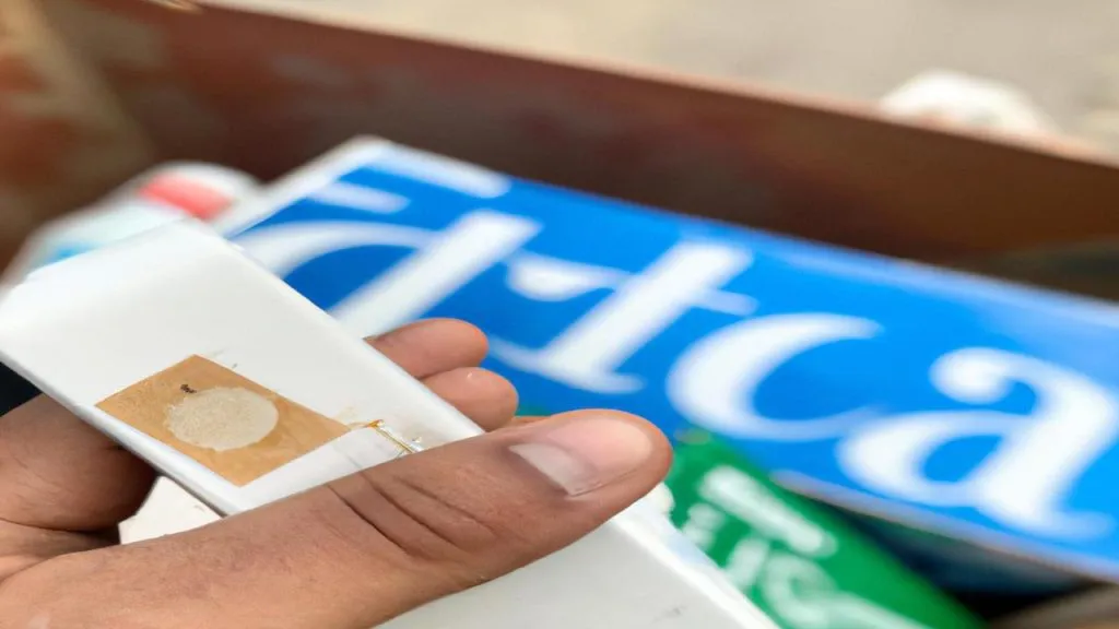 Gdzie wyrzucić karton po mleku? Segregacja odpadów w jednym palcu